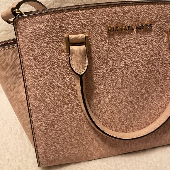MICHAEL KORS PURSE - Picture 2 of 16